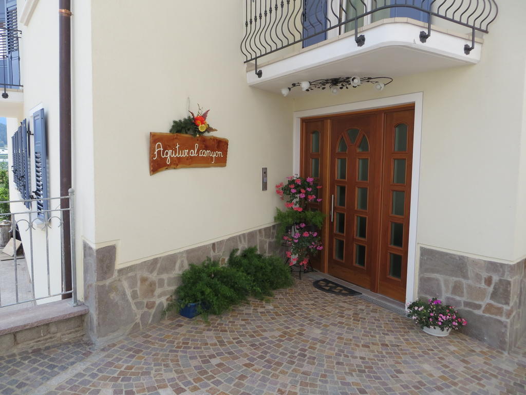 הוילה Cloz Agritur Al Canyon מראה חיצוני תמונה